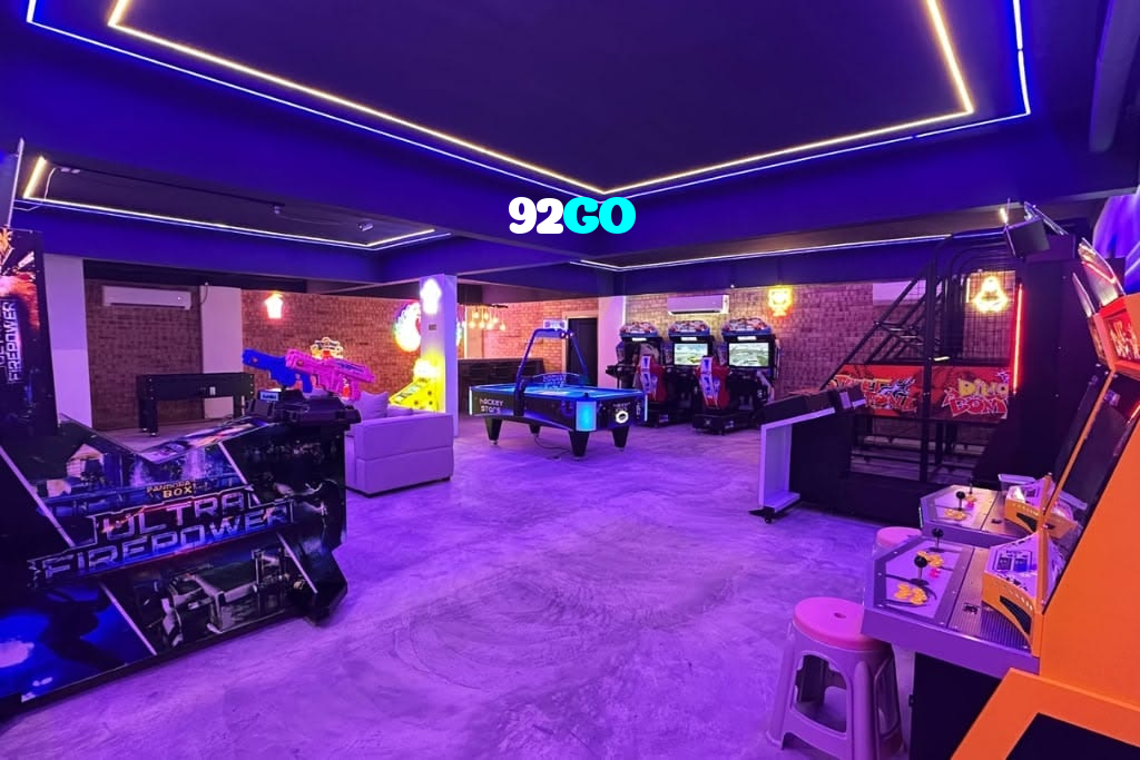 92GO casino presented on mobile device in Pakistan with slots and live games